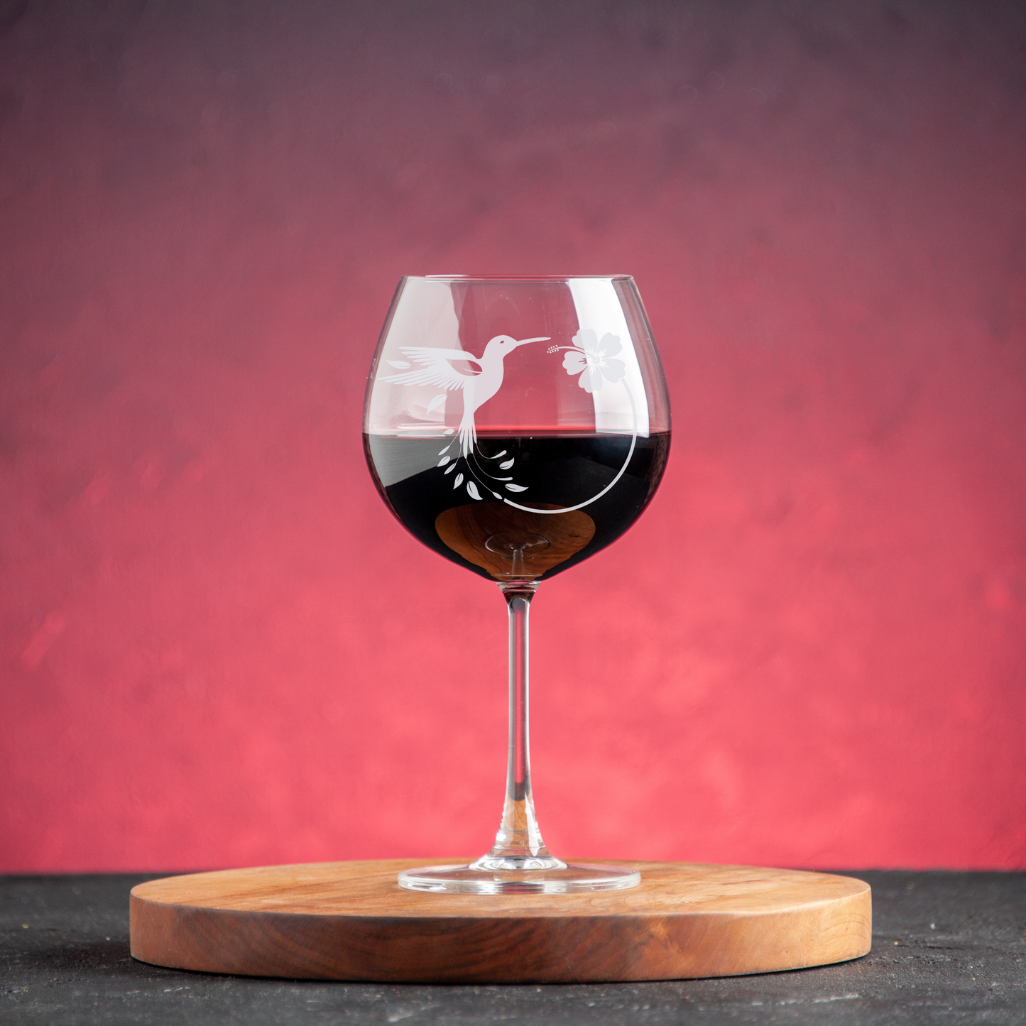 Hand-Etched Hummingbird Wine Glass - Luigi Bormioli Vinoteque - Expressive DeZien