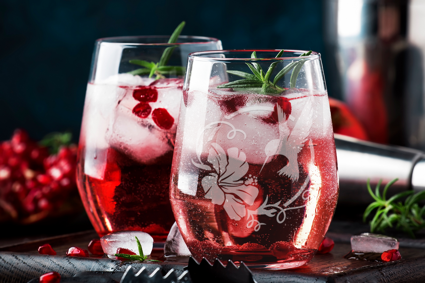 Hand-Etched Elegant Hummingbird & Hibiscus Stemless Wine Glass – 20.5oz