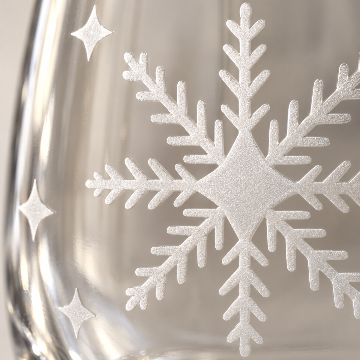 Arctic Lace Whisper Snowflake design, permanently sandblasted on a clear 20.5 oz stemless wine glass, product view 2