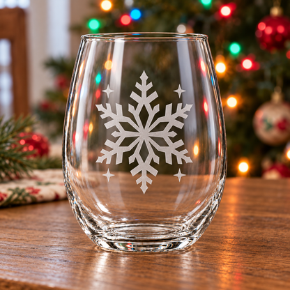 Retro Snowfall geometric snowflake deep sandblasted on a clear 20.5 oz stemless wine glass, product photograph 1