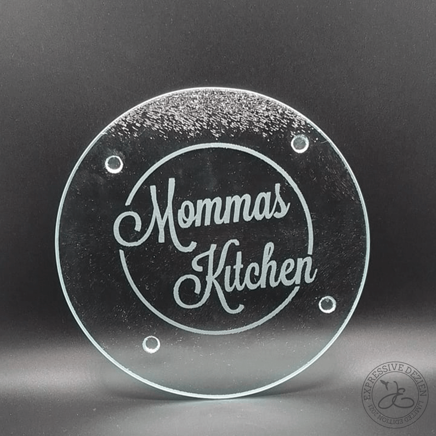 Etched Trivet Momma Kitchen - Expressive DeZien 